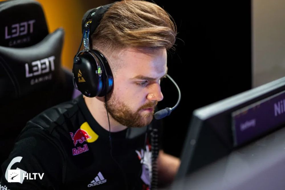 捍卫荣耀再接再厉，2021KPL秋季赛常规赛首轮战火重燃